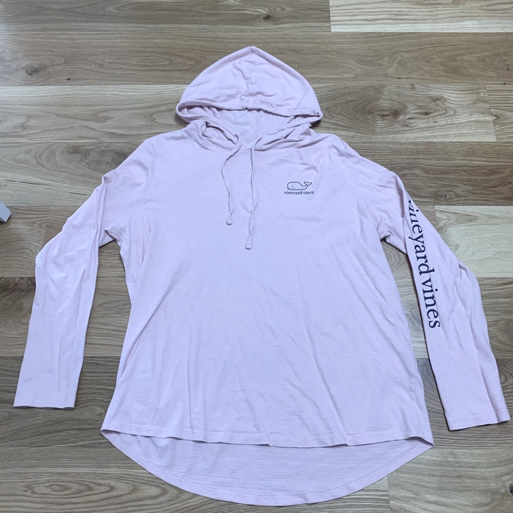 Hooded vineyard vines pink long sleeve shirt